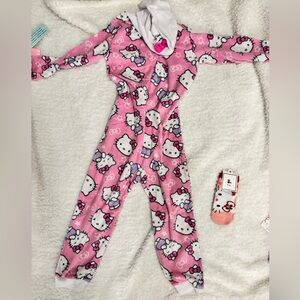 READ DESCRIPTION  YOU GET 3 ITEMS! Hello Kitty  Fleece Kids One-Piece  with Hood